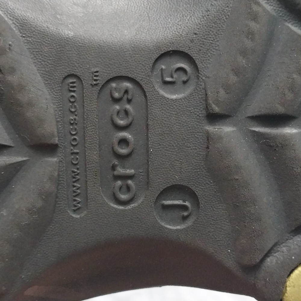 Crocs Camoflauge With Space Charms Size J5 - Picture 5 of 8